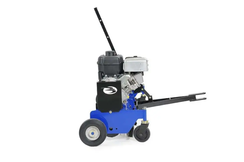 38 in. BlueBird Towable Comber Briggs & Stratton engine 5.5 hp D110.